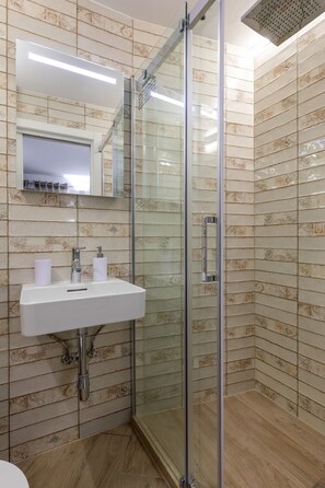 تجهيزات دش، مجففات شعر، مناشف