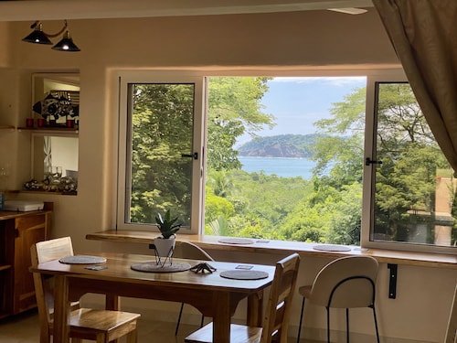 Walking distance to swimming beach, Studio apartment, super safe, near Samara 