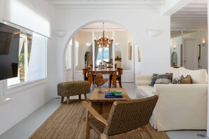 Smart TV, stereo, offices