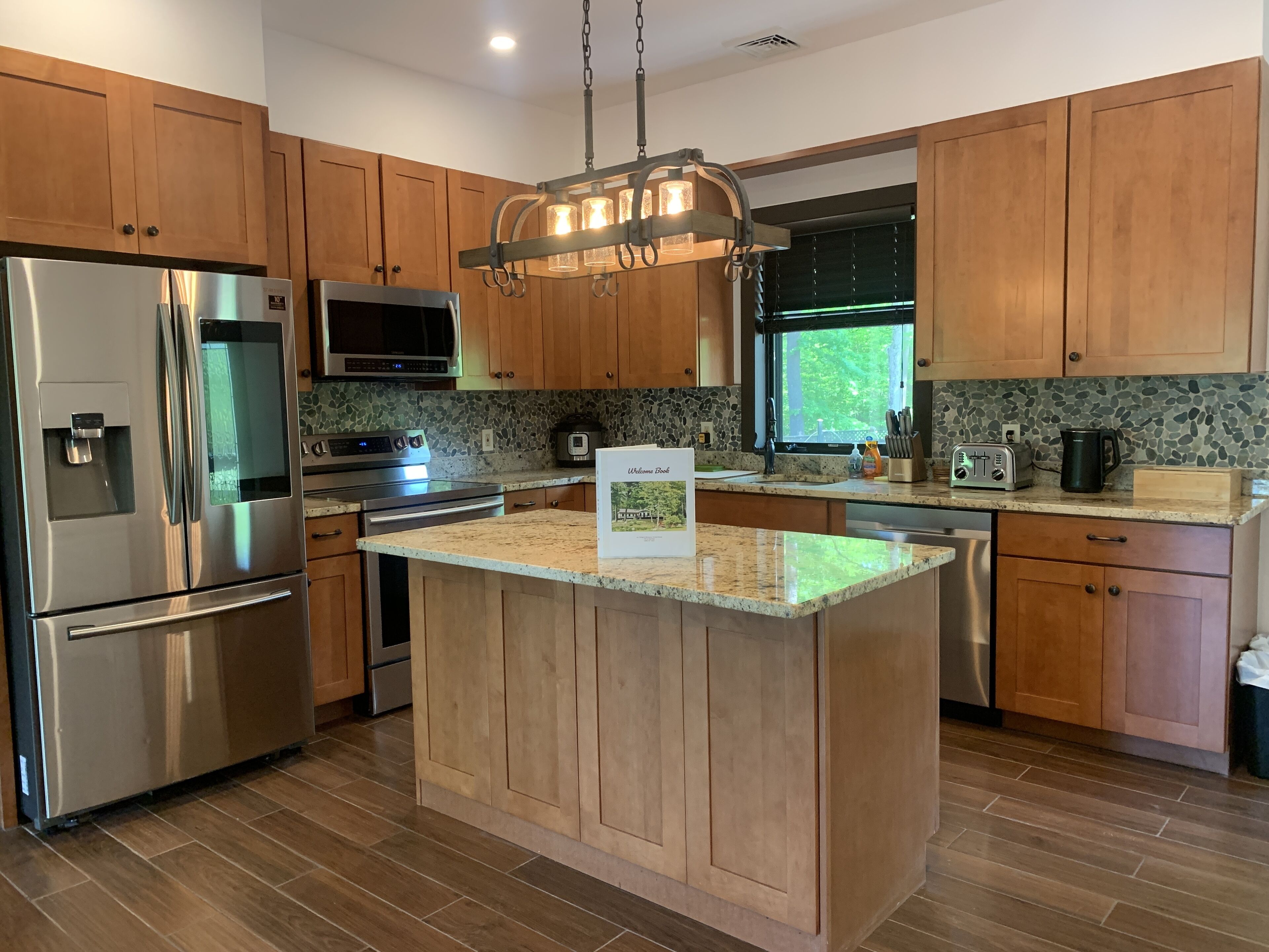 Joy Cottage - 5 Bedroom/ 5 Bath - Waterfront Property on Buddhist Temple Grounds