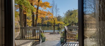 Joy Cottage - 3 Bedroom/3 Bath - Waterfront Property on Buddhist Temple Grounds