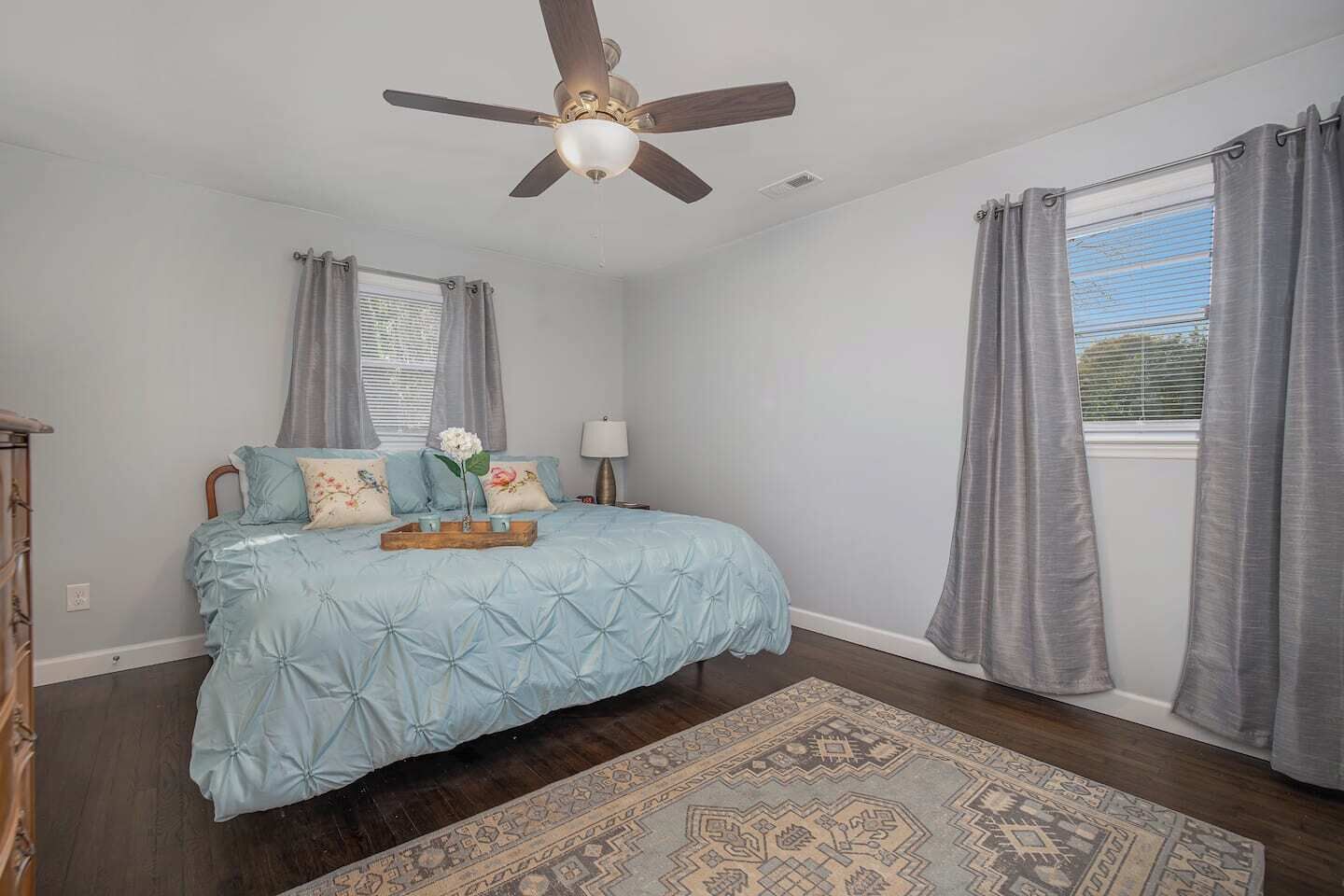 3 bedrooms, iron/ironing board, free WiFi, bed sheets