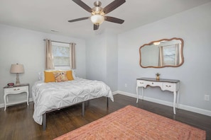 3 bedrooms, iron/ironing board, free WiFi, bed sheets