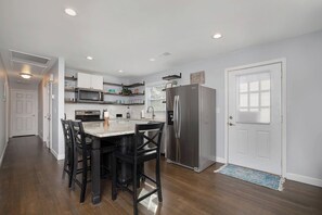 Fridge, microwave, oven, stovetop - Spacious Matthews Getaway | Large Patio, Parking (Matthews)