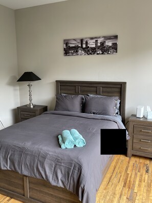 Desk, iron/ironing board, free WiFi, bed sheets
