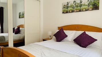 2 bedrooms, iron/ironing board, free WiFi, bed sheets