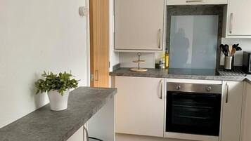 Fridge, microwave, oven, coffee/tea maker