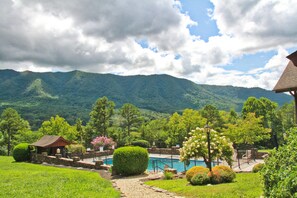 Pool - PRIVATE POOL! STUNNING VIEWS! PREMIER Family Lodge on 50 acres in the Smokies! (Townsend)