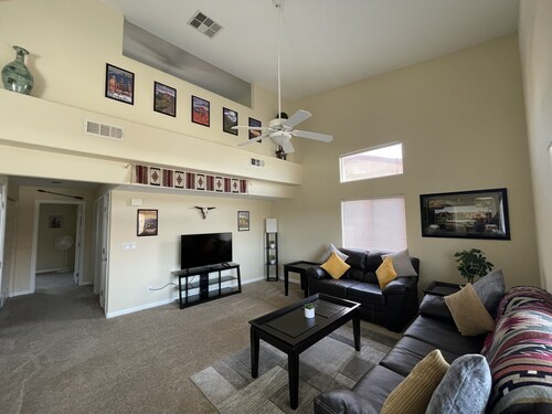 3 bedroom condo next to Wolf Creek Golf Club