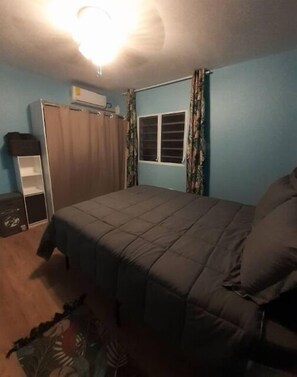 1 bedroom, bed sheets