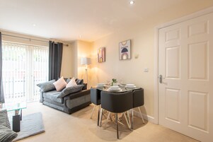 Apartment, Private Bathroom (No.5) | Lounge