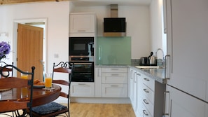 Luxury Apartment, Ensuite (The Parlour) | Private kitchen - Courtbrook Farm Apartments (Exeter)