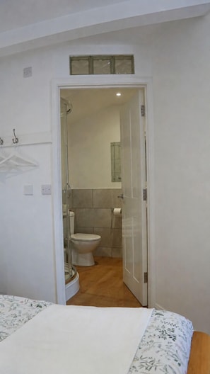 Apartment, Ensuite (The Roost) | Bathroom - Courtbrook Farm Apartments (Exeter)