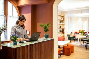 Lobby - Bonsoir Madame (Paris)
