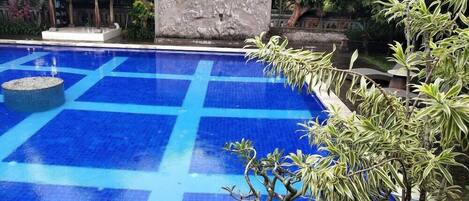 Kolam renang outdoor