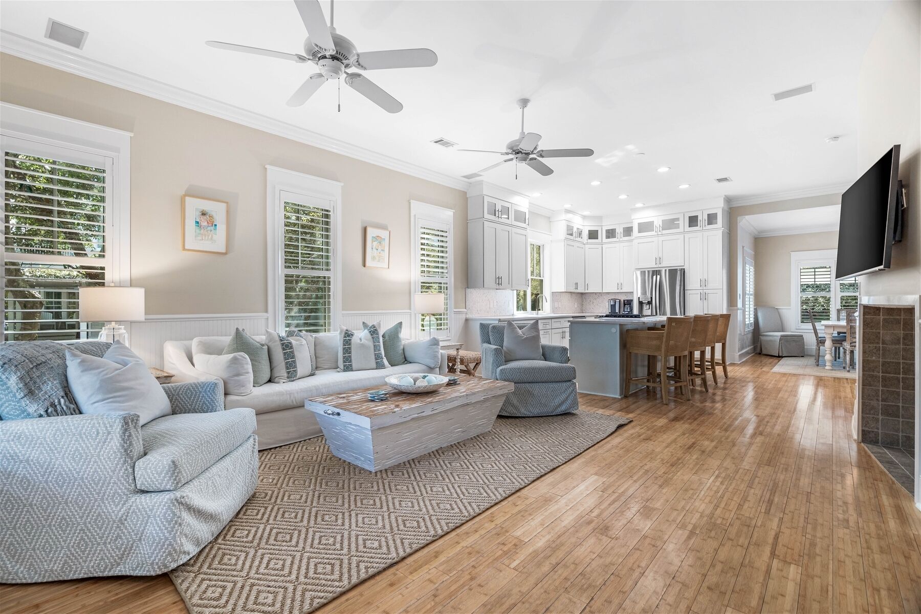 Gorgeous 4 Bedroom Park District Home with Electric Cart, 3 King Beds and Sprawling Porches