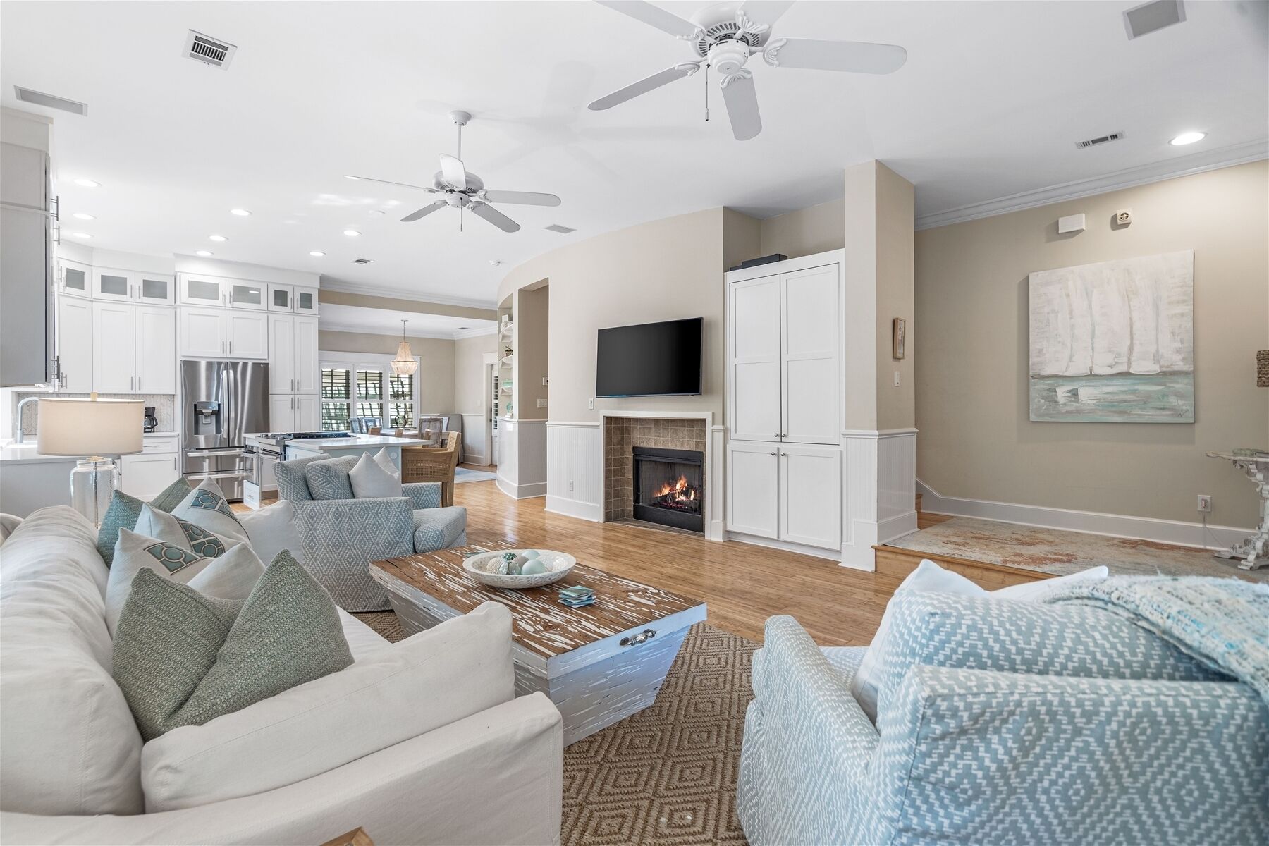 Gorgeous 4 Bedroom Park District Home with Electric Cart, 3 King Beds and Sprawling Porches