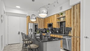 Private kitchen - Lux Condo in the Heart of Midtown *FREE PARKING* (Miami)