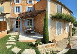 Outdoor dining - Gîte de Locre Citron en Luberon (Gargas)