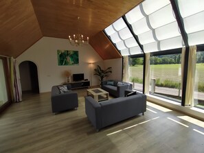 TV - House with breathtaking view of the mountains (Adast)
