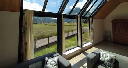 Maison vue sur les montagnes, 50m de la voie verte cyclable