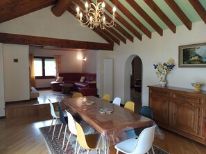 Dining - House with breathtaking view of the mountains (Adast)