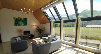 House with breathtaking view of the mountains