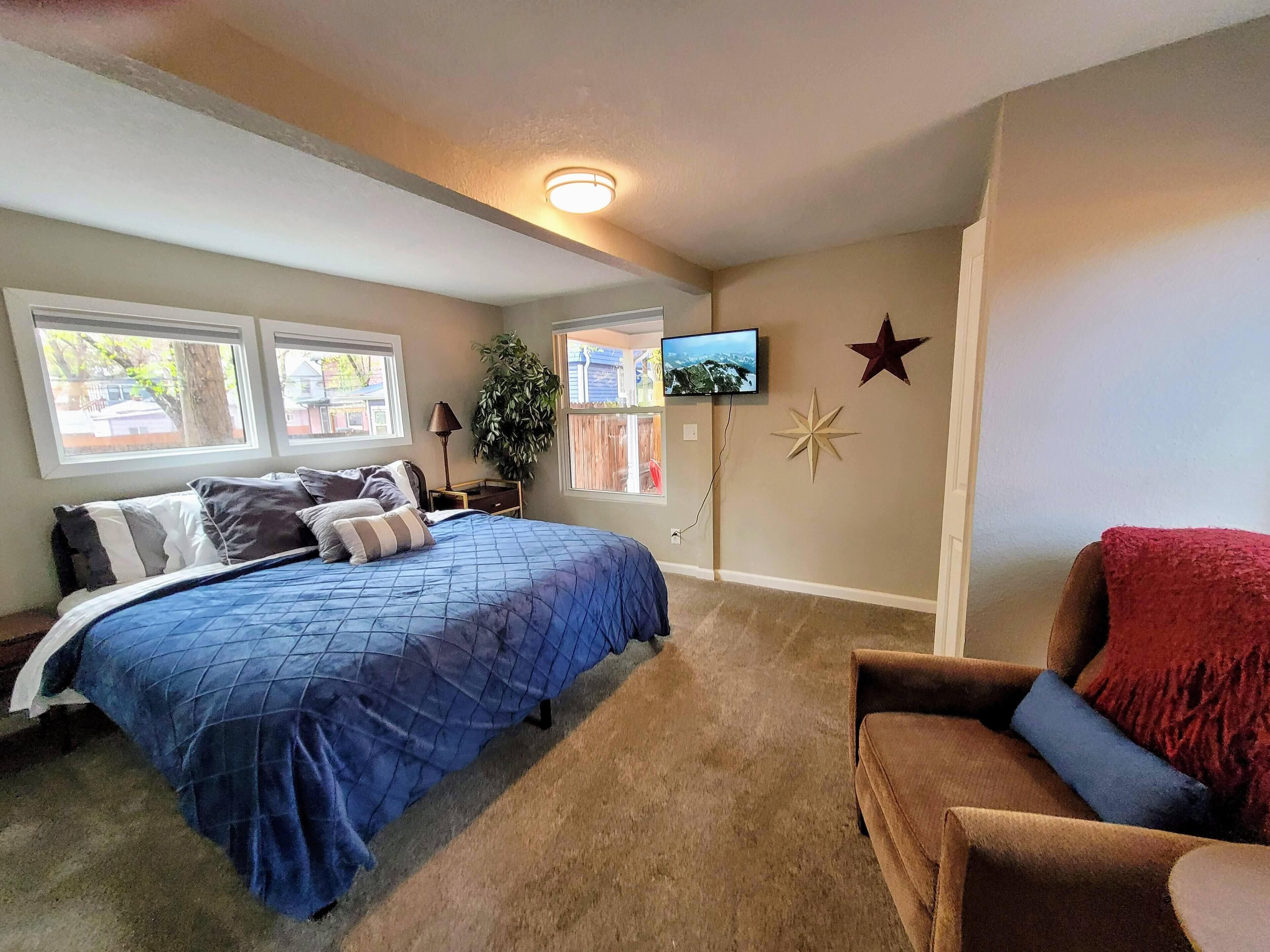 //VERN Cottage// Downtown, Walkable, Clean, Welcoming!!