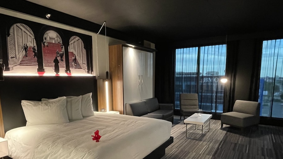 Grand Times Hotel Laval - Centropolis --> 大时代酒店拉瓦尔 - 世纪城