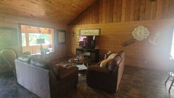 Tv, tv-spel och bordsfotboll