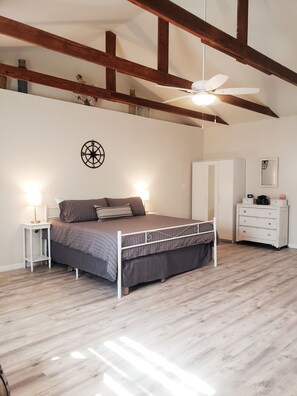 Bügeleisen/Bügelbrett, WLAN, Bettwäsche