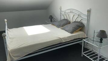 1 bedroom, iron/ironing board, free WiFi