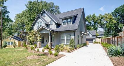 Modern Farmhouse Loft in NoDa | Views/Parking