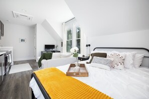 1 غرفة نوم وستائر تعتيم ومكواة/لوح كي وواي فاي مجانًا