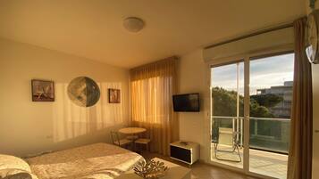 1 Schlafzimmer, Bügeleisen/Bügelbrett