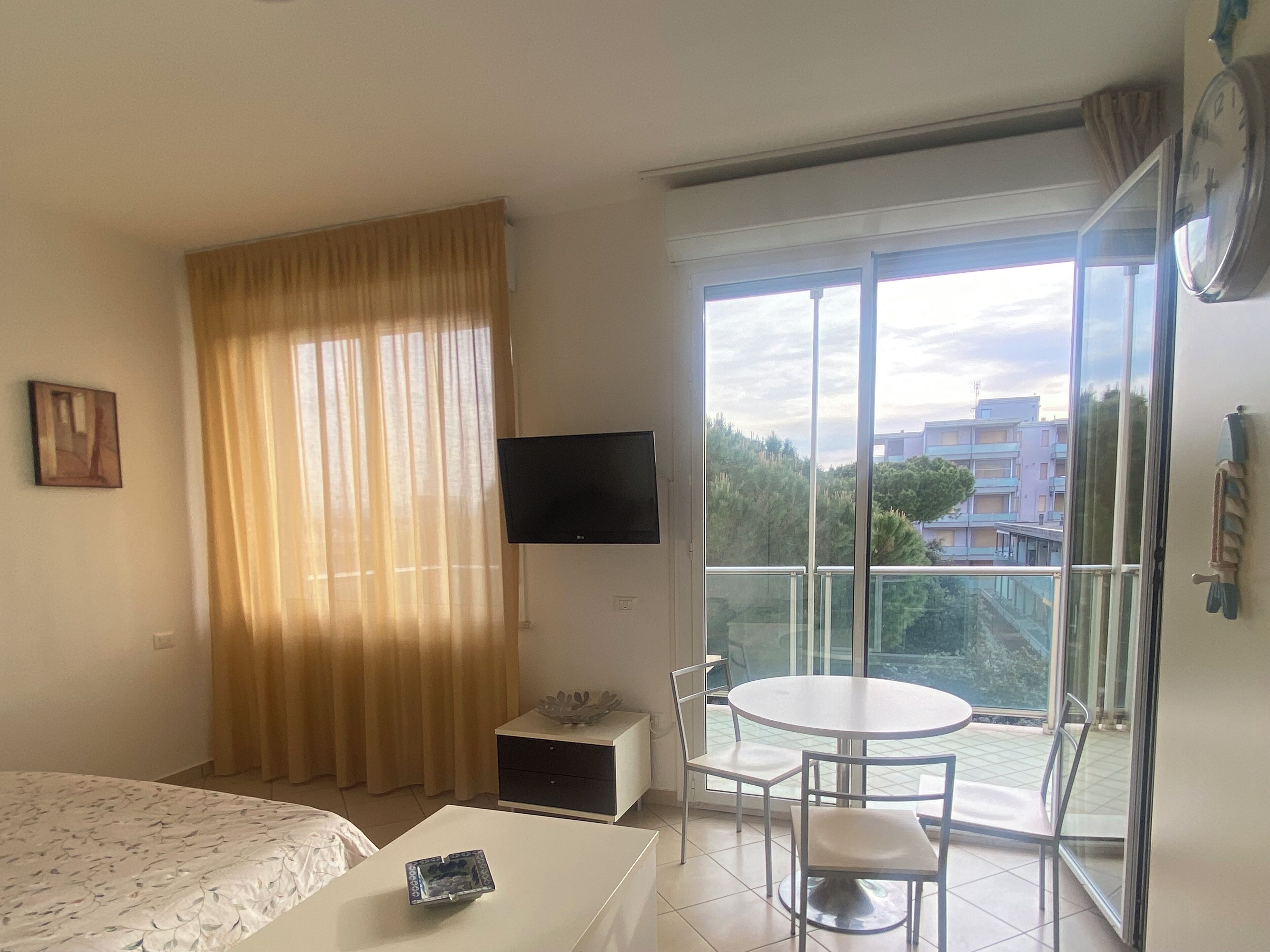 1 bedroom, iron/ironing board