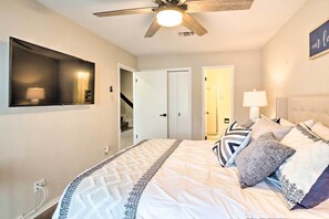 3 sovrum, skrivbord, strykjärn/strykbräda och resesäng