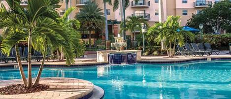 Piscine extérieure, piscine chauffée