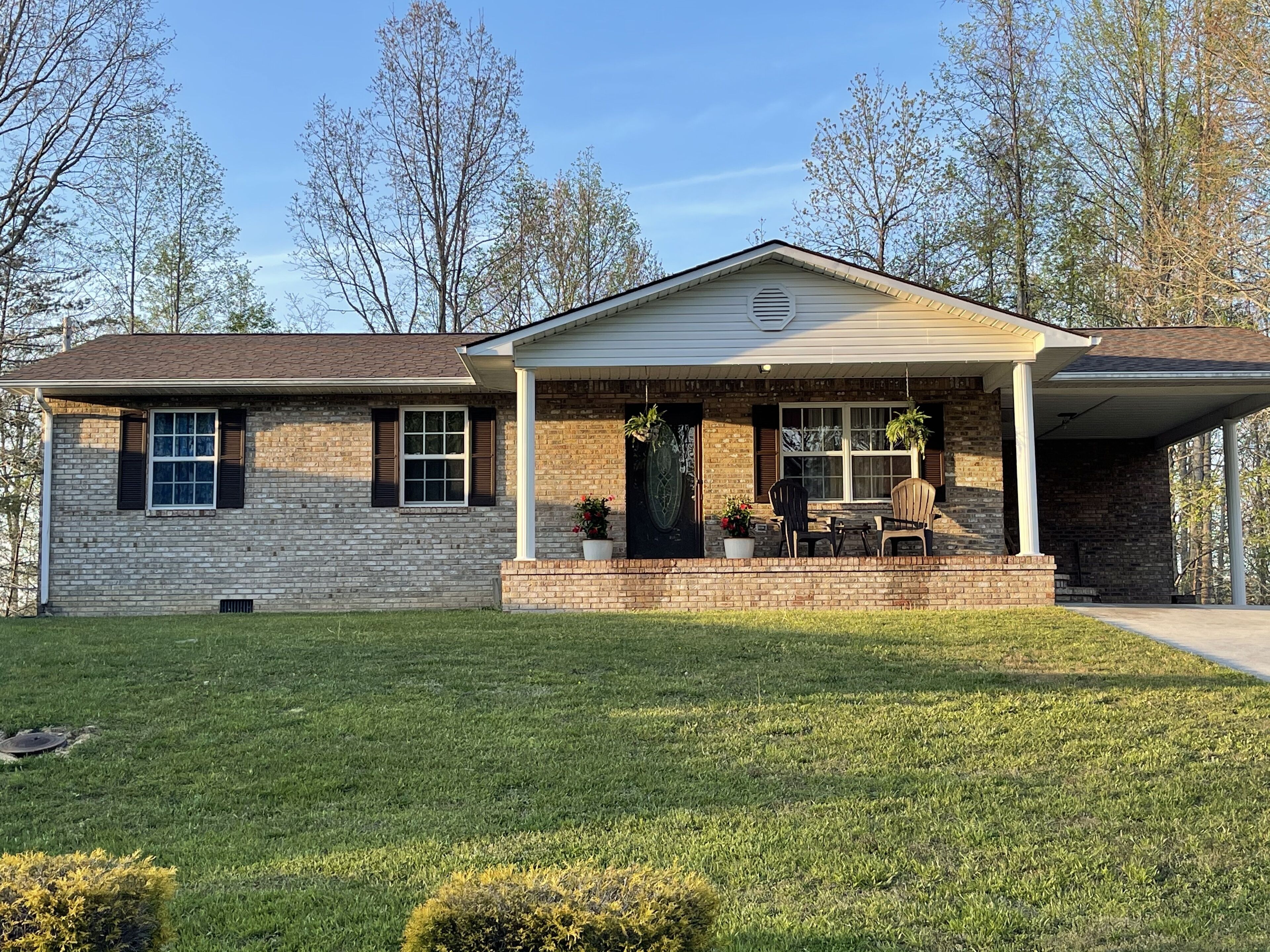 Near ATV Access to trailheads & located near Big South Fork National Park