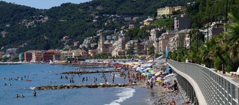 Luxury apartment in the olive grove in the hinterland of Alassio/Albenga, carport, Wifi