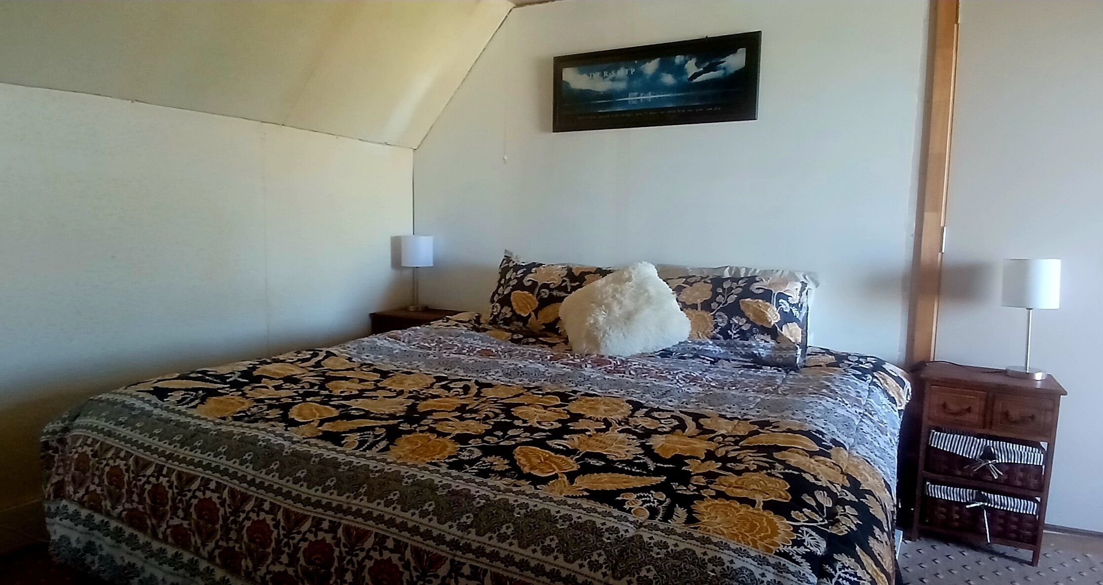 2 bedrooms, desk, iron/ironing board, free WiFi
