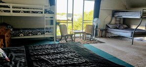 2 bedrooms, desk, iron/ironing board, free WiFi