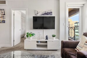 Smart TV, books