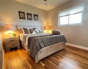 3 habitaciones, escritorio, tabla de planchar con plancha y wifi gratis