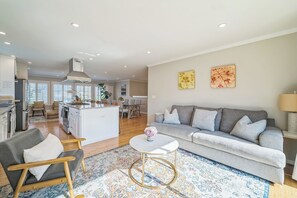 Smart TV, fireplace, offices