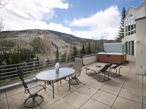 House (Sandstone Chalet) | Balcony