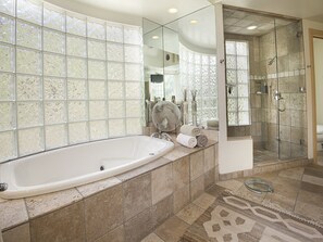 House (Sandstone Chalet) | Bathroom