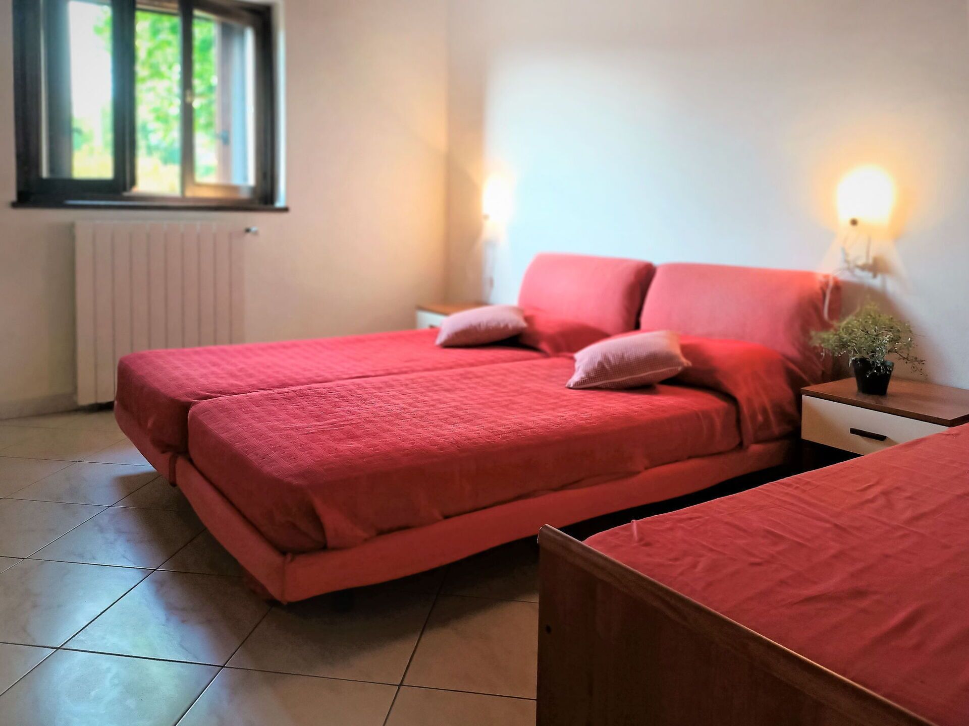 2 bedrooms, travel crib, WiFi (free)