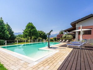 Pool - Beautiful apartment for 6 guests with WIFI, pool, TV, patio and pets allowed (Luino)