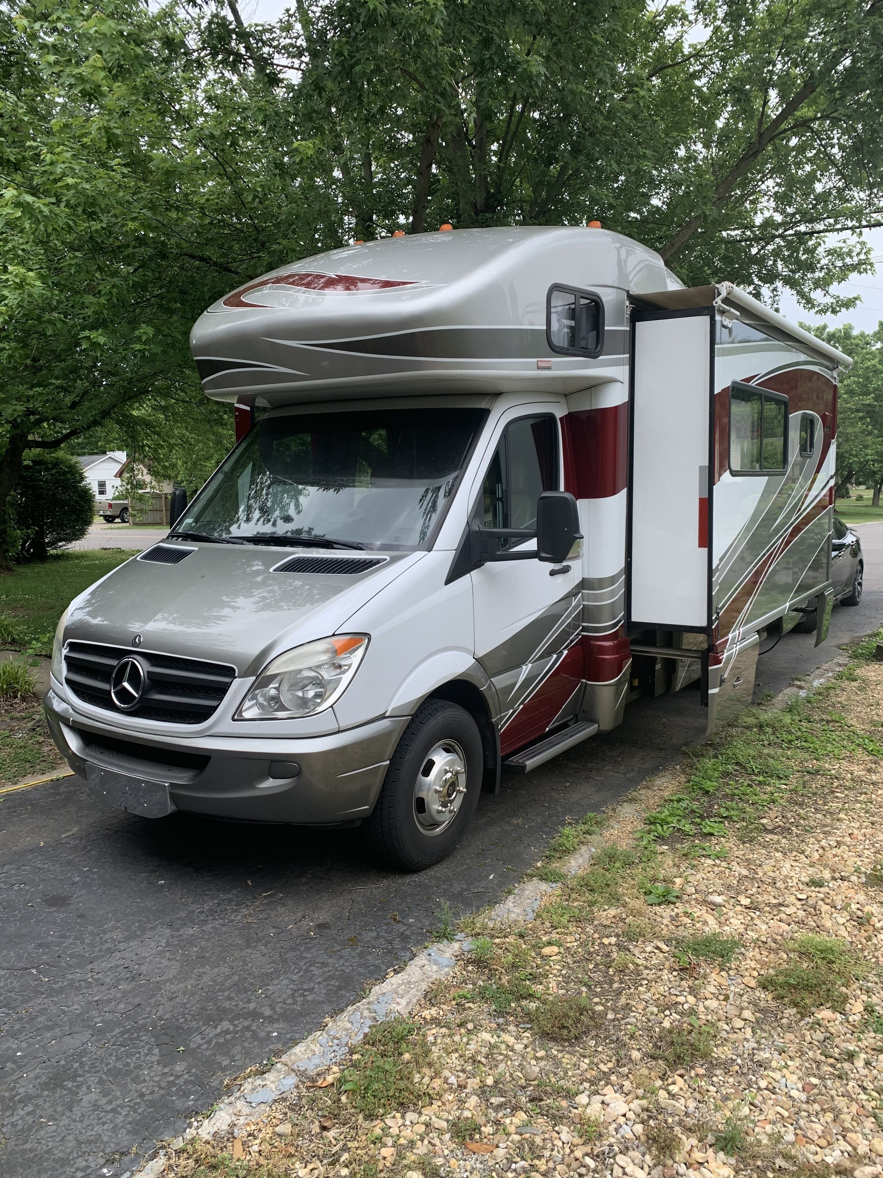 Mercedes Winnebago View 24K